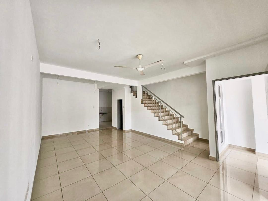 Iolite 1 @ Seri Austin – Double Storey Terrace House for Sale