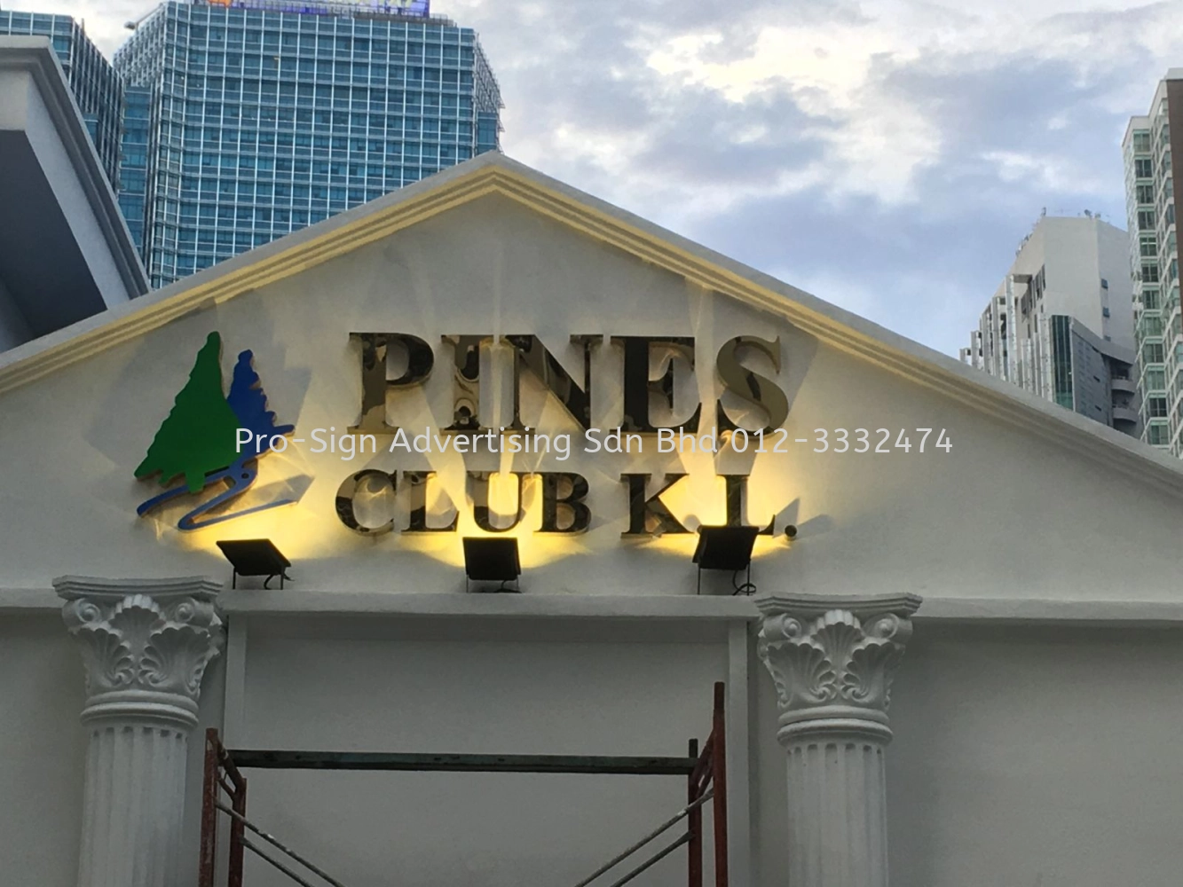 GOLD STAINLESS STEEL BOX UP (PINES CLUB KL, BRICKFIELDS, 2017)