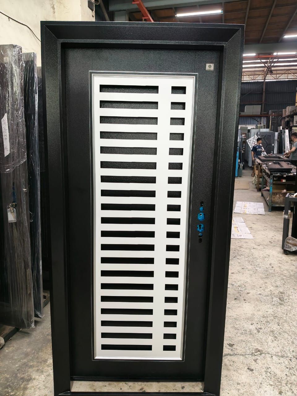 SAFETY DOOR 3X7 BLUE LC620 RH[OPEN IN]