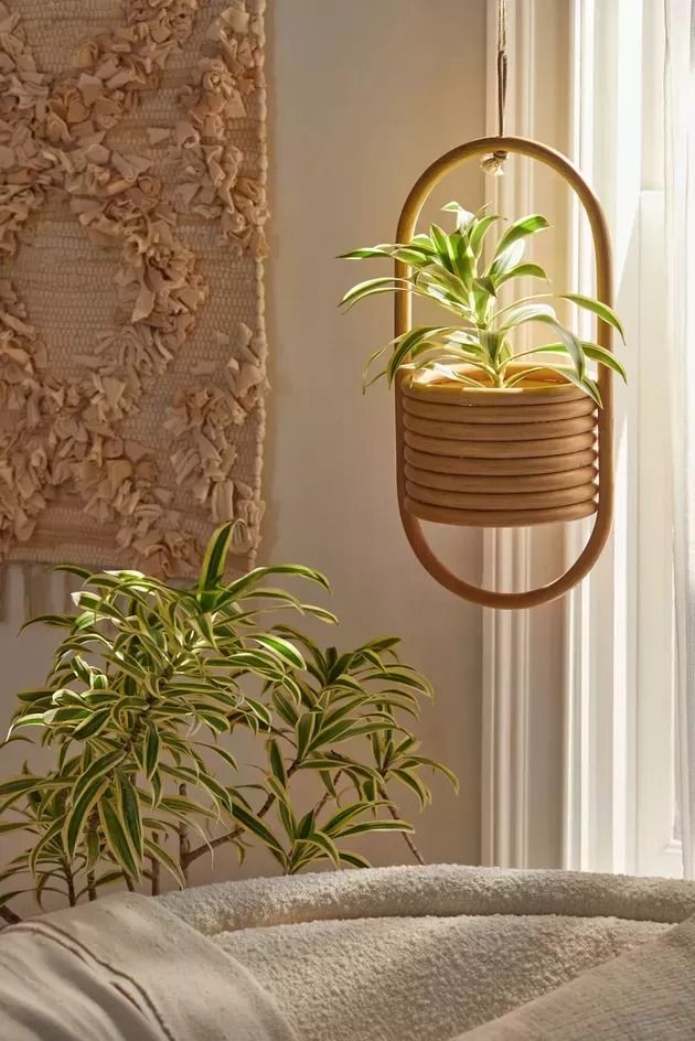 RAP 021 - RATTAN PLANTER
