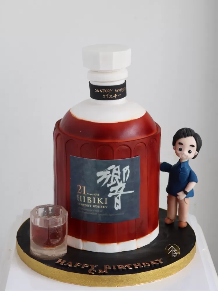 Hibiki Whiskey Lover Cake