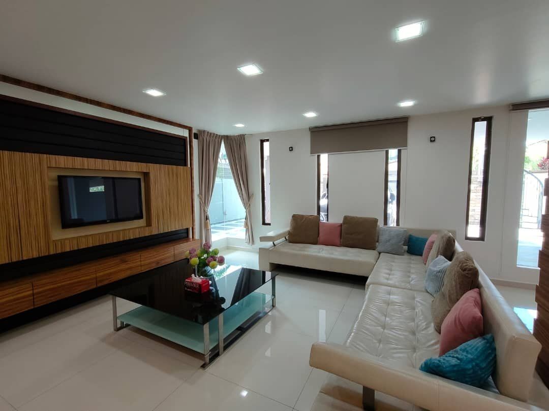 Taman Pelangi, Jalan Jingga @3.5 storey Semi-D house FOR SALE