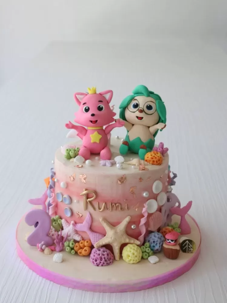 Baby Shark Pink Fong Hogi Cake