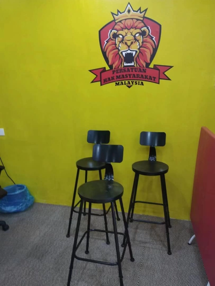 Bar Table ,Bar Chair ,Bar Stool Set | Baru Furniture | Solid Wood Bar Top | Cafe Furniture | KL | Cheras | Ampang | Muar | Ipoh | Lunas |Taiping | Nilai | Gombak | Gerik | Pontian