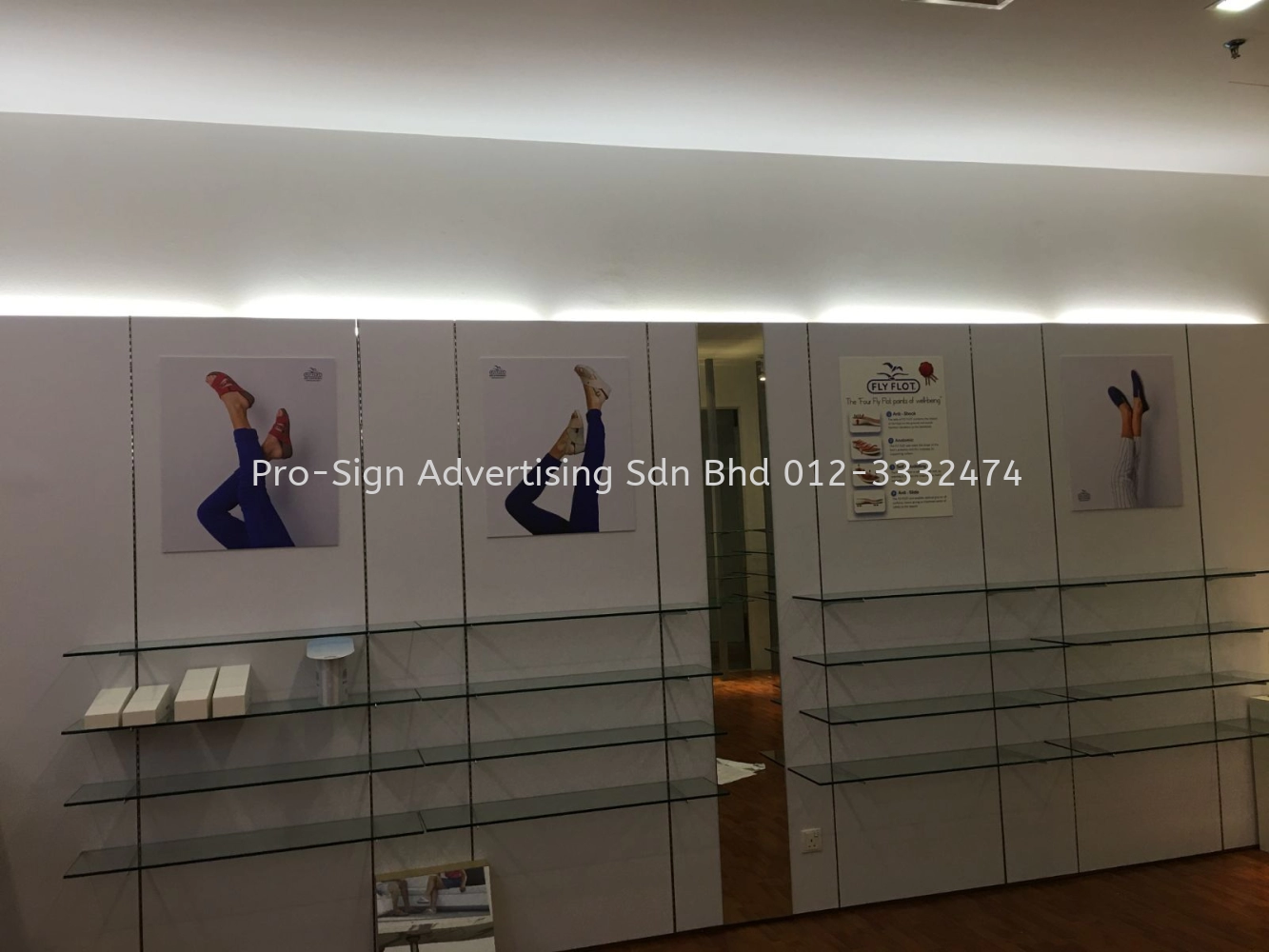 EMBOSSED ACRYLIC LIGHTBOX AND PRINTING (FLYFLOT, SUBANG EMPIRE, 2020)