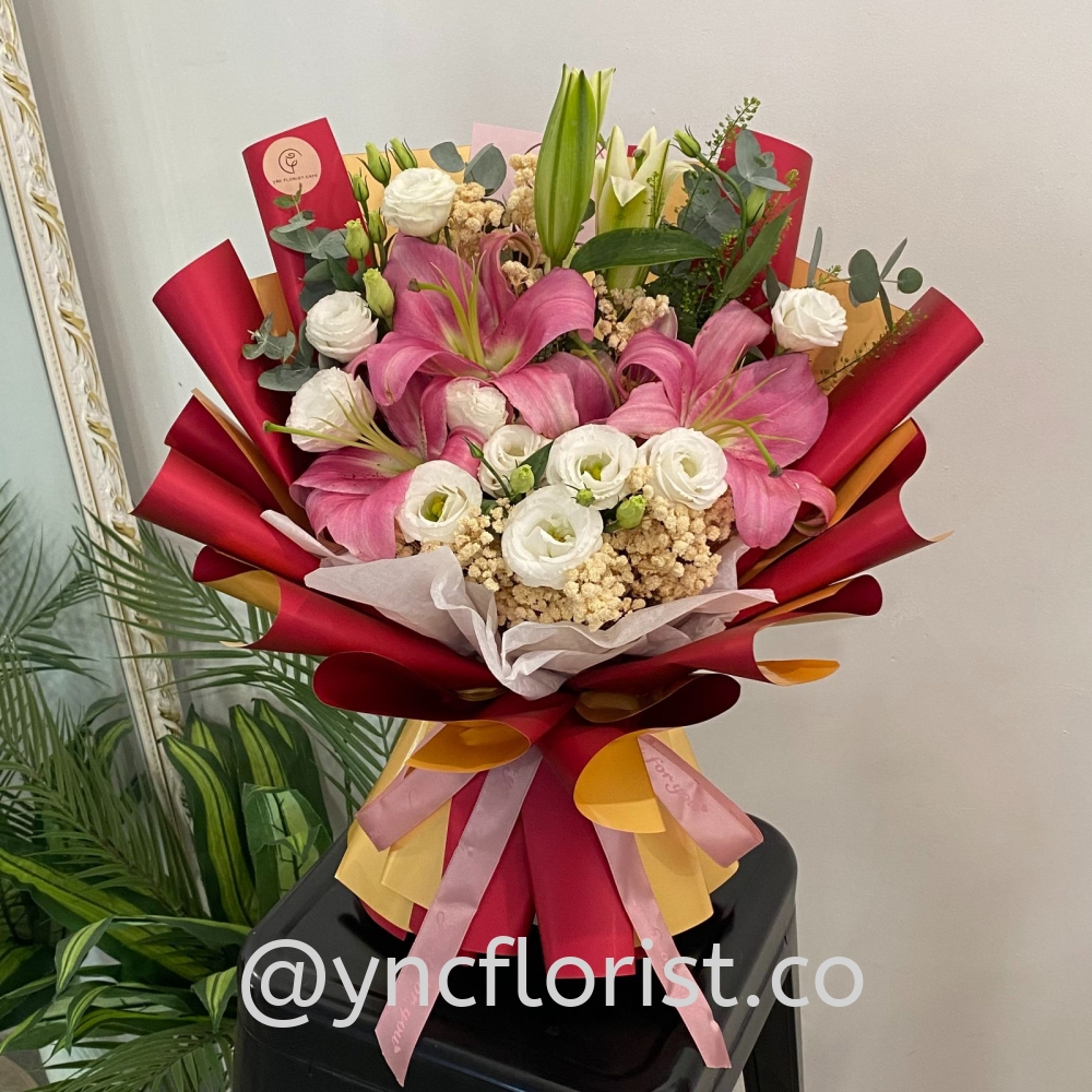 Fresh Lily and Preserved Baby Breath (L)