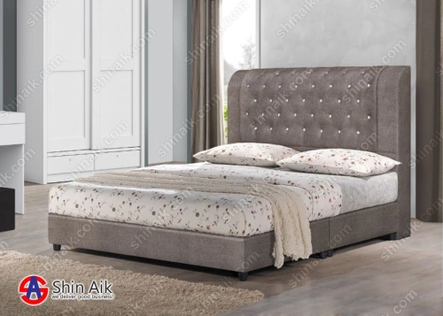 DB58579 (6"HB) Brown Velvet Queen Divan Bed With Diamond Buttons