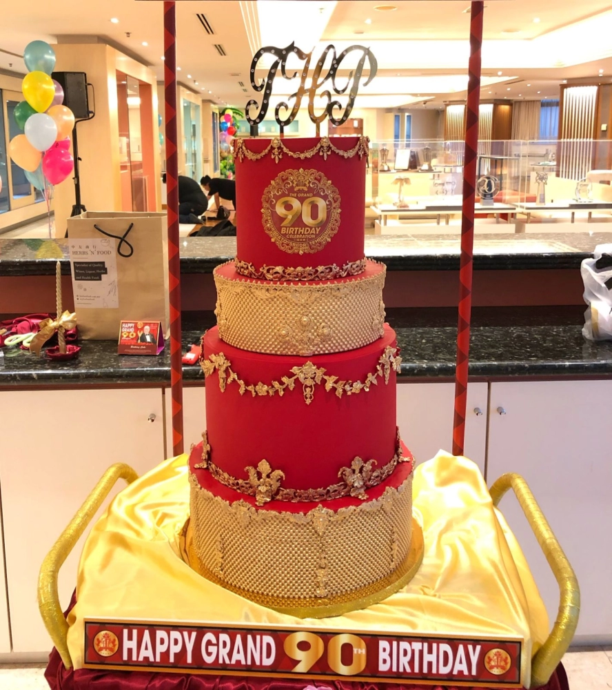 Majesty Boss Cake