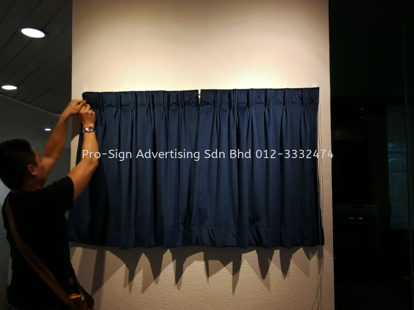 STAINLESS STEEL PLAQUE WITH WOODEN FRAME (WISMA BADAN PEGUAM MALAYSIA, KL, 2018)