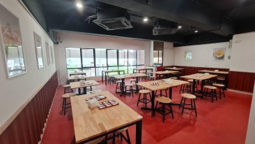 Cafe Furniture | Natural Wood Cafe Table | Cafe Stool and Bar Stool | Cafe Furniture Supplier | Kl | Penang | Ipoh | Johor Bahru | Perak | Shah Alam