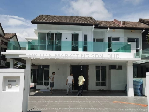 BALCONY GLASS WALL INSTALLATION SERVICE AT SEKINCHAN, SUNGAI BESAR, TANJUNG KARANG