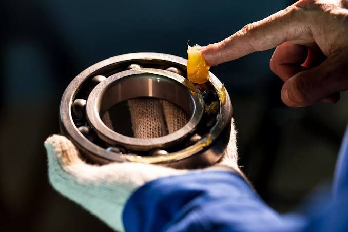 Electric Bearing Re-Greasing Service