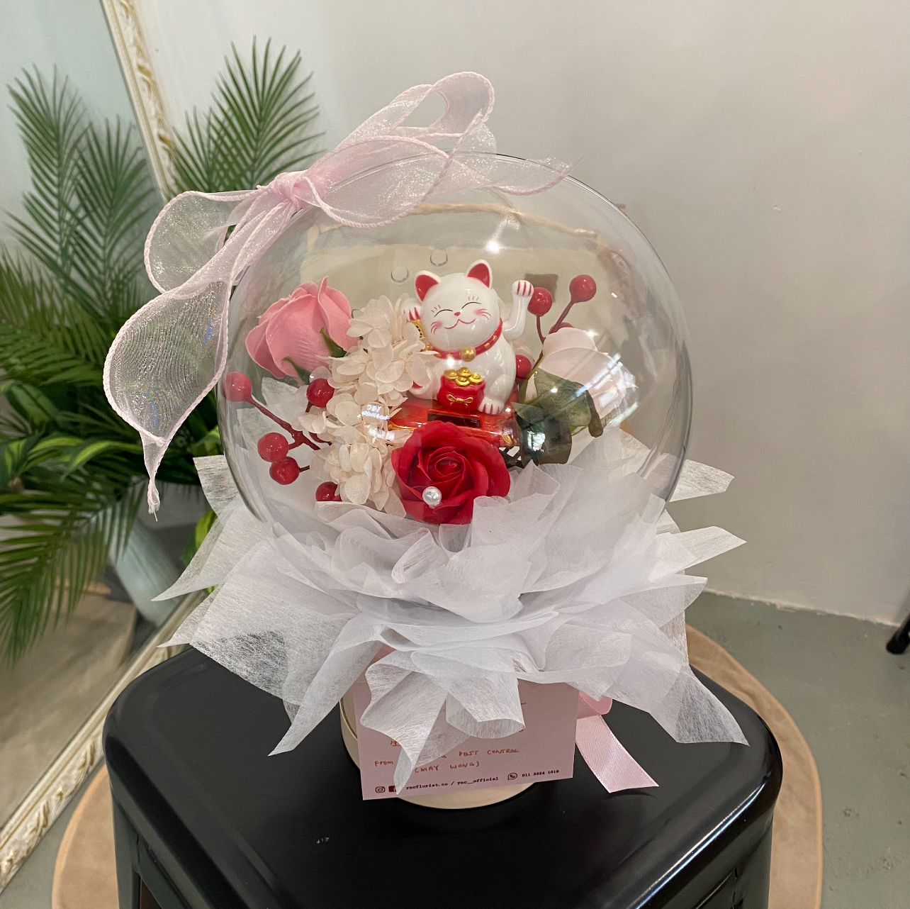 Acrylic Box Fortune Cat with Soap & Preserved flower in Acrylic Ball