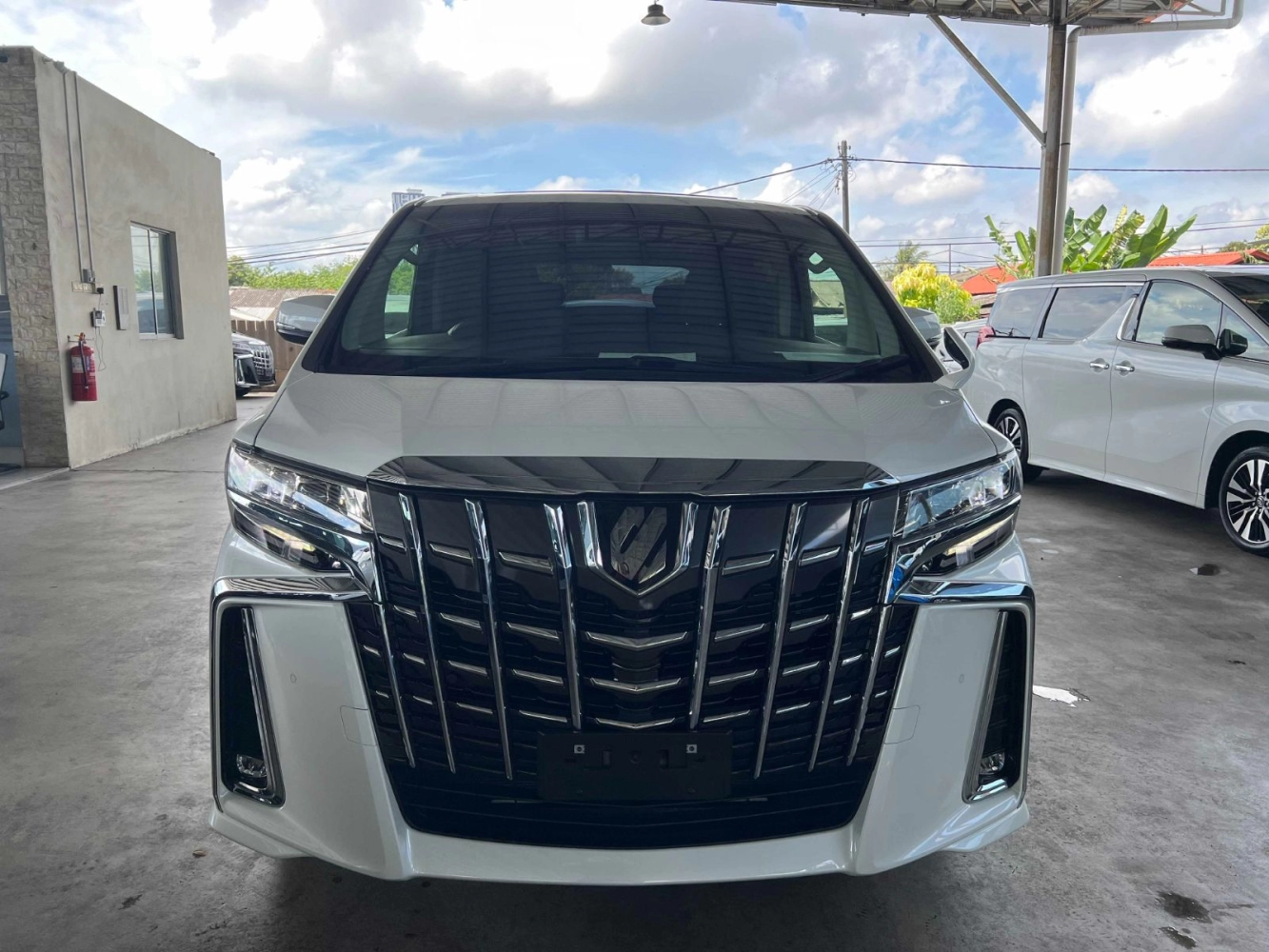 2023 Toyota Alphard 2.5 SC 6k Mileage 3 Eyes Led 4.5A Grade