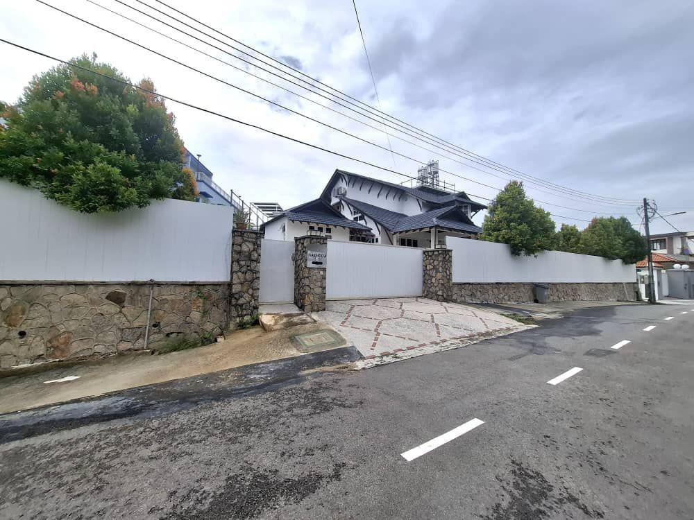 [FOR SALES] Stulang Laut 2 Storey Bungalow House 15bed Nice Design Johor Bahru