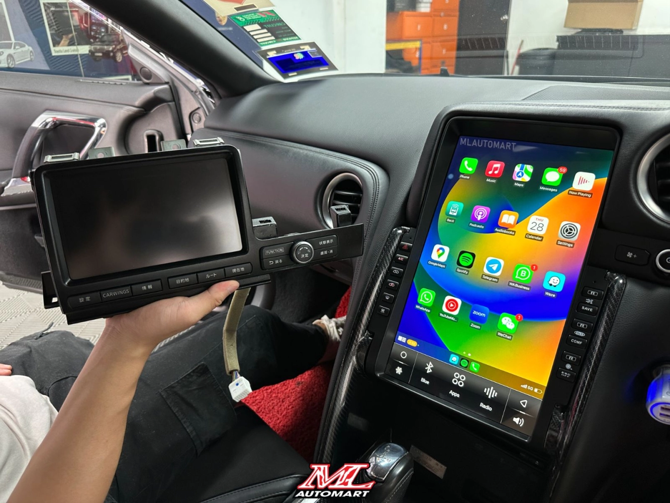 *NEW Nissan GTR R35 Vertical Style Android Monitor (13") 