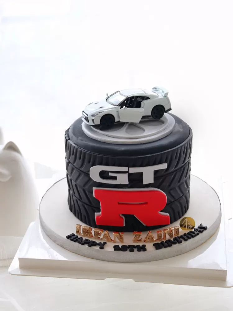 GTR Car cake