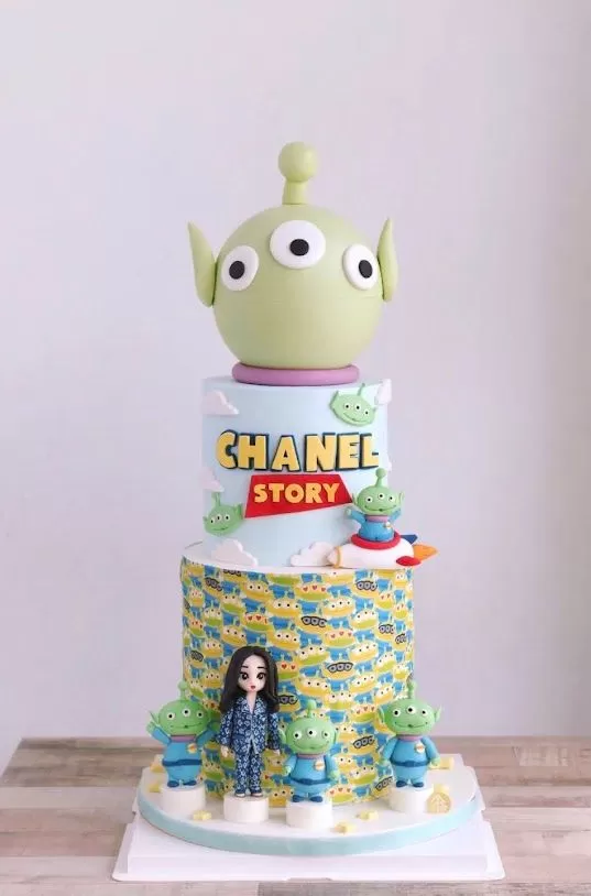 Alien Toy Story Cake