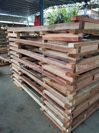 Pallet Kayu Buatan Tersuai