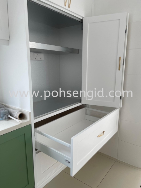 Nyatoh Spray Paint Kitchen Cabinet #LUNARIA  #RESORT HOMES  #BANDAR SRI SENDAYAN  	 	 Kitchen Seremban, Negeri Sembilan (NS), Malaysia Renovation, Service, Interior Design, Supplier, Supply | Poh Seng Furniture & Interior Design