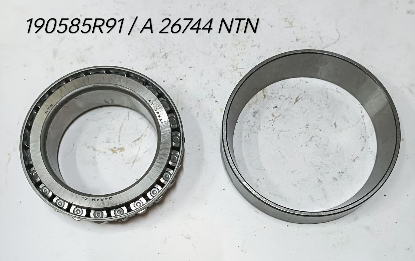 190585 R 91 / A 26744 ( NTN ) TAPPER  BEARING