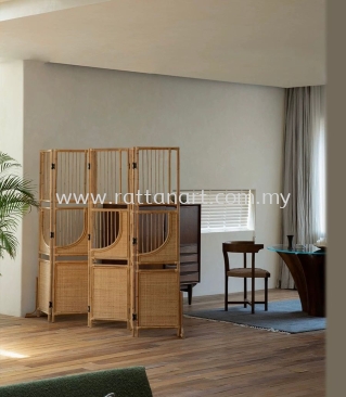 EVERETT. RATTAN PARTITION