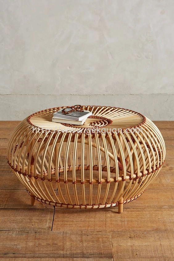 TAB 041 - RATTAN TABLE