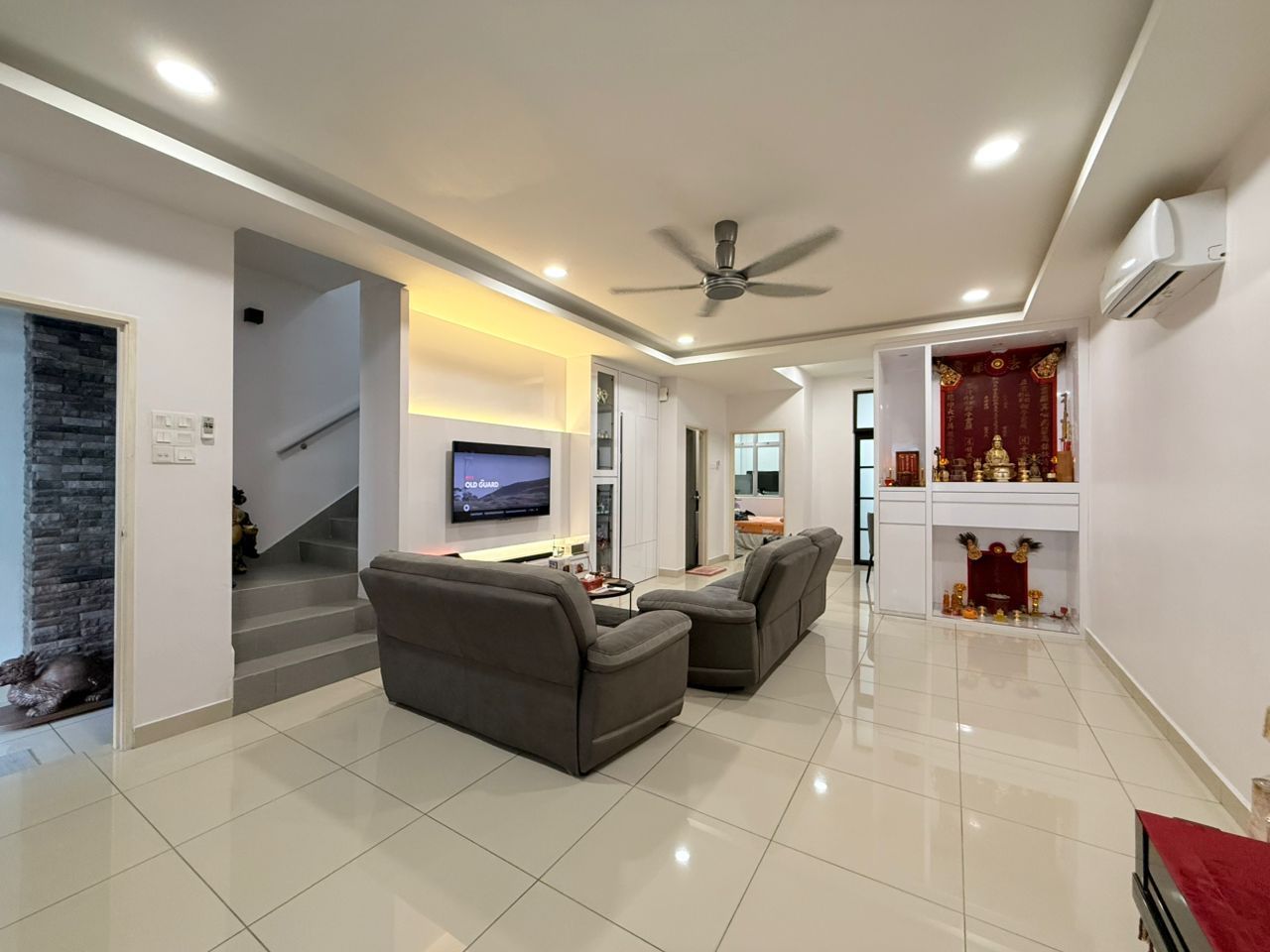 Mutiara Utama @ Mutiara Rini – Fully Renovated Terrace for Sale