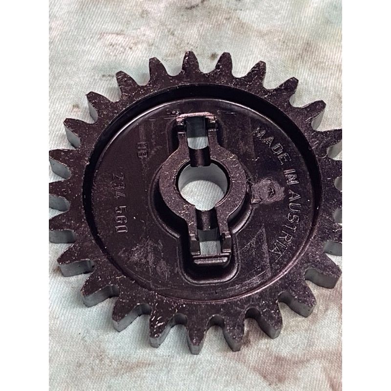 APRILIA PEGASO 650 P650 GEAR OIL PUMP - PLASTIC -ENGINE 1993