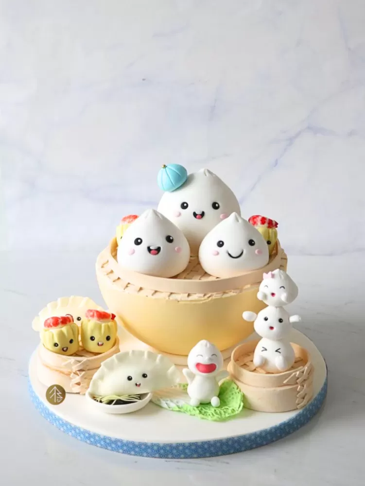 Baby Bao Chocolate Pinata Cake