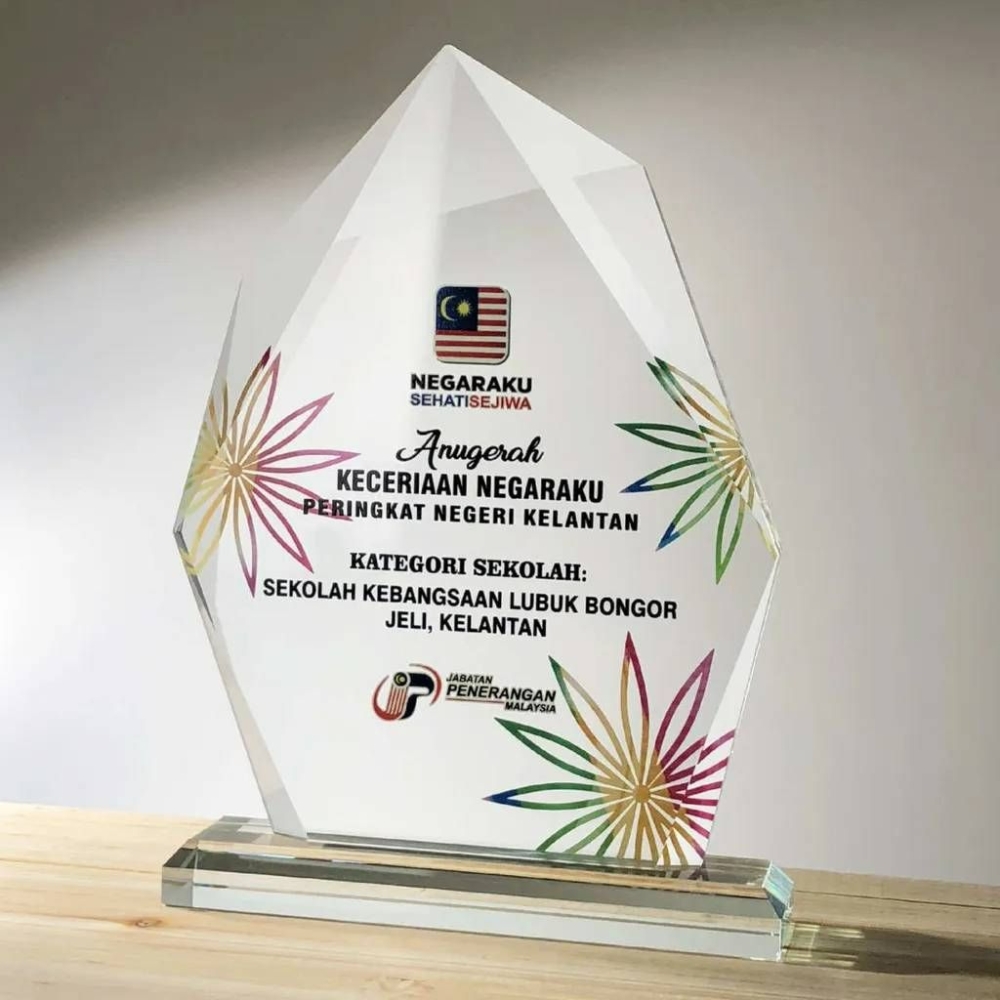 3089 - Exclusive Crystal Plaque