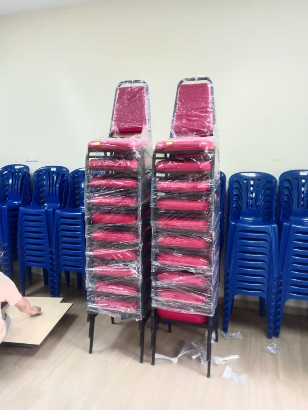 Banquet Chair Malaysia – Cushion Event Chair | Stackable Hall Chair | Wedding | School | Function Hall Supplier