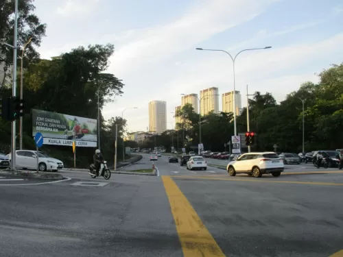 Di Persimpangan Jalan Jalil Perkasa 1/Jalan Perkasa 7, Menghala Ke Kelab Golf Bukit Jalil - Kuala Lumpur