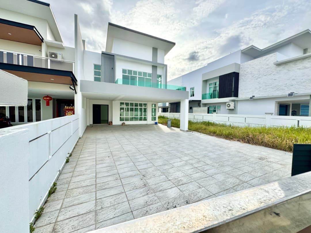 Brand New Condition Large Semi-D in Mutiara Bestari with Gated & Guarded Community