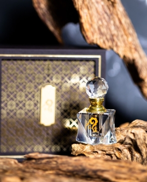 Oud Agarwood Pure Essential Oil