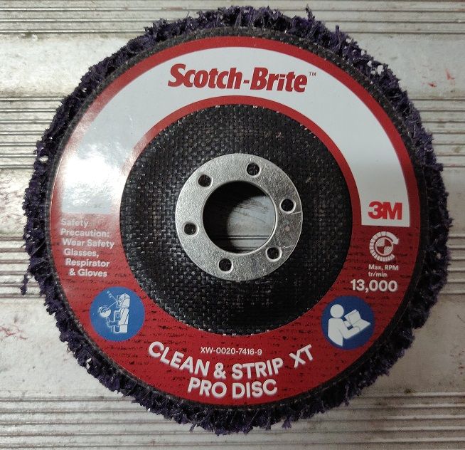 3M Scotch-Brite™ Clean and Strip XT Pro Disc 4″ x 5/8