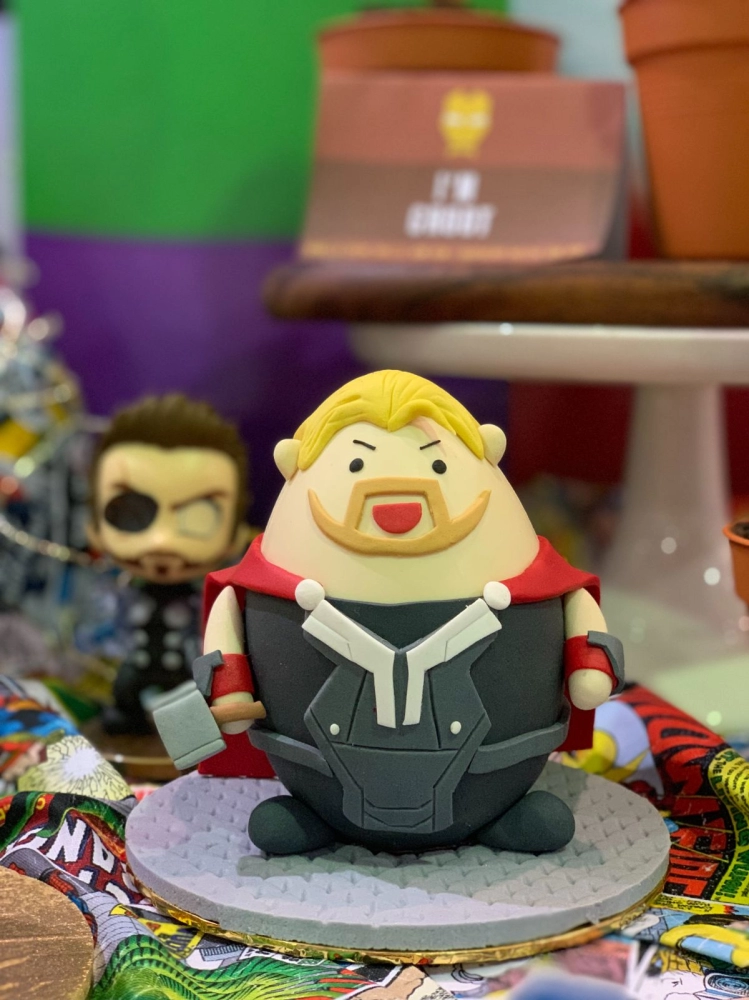 Avengers Thor Chocolate Pinata Mini
