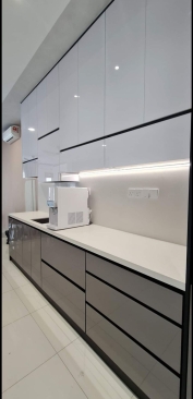 4G Glass/Aluminium Kitchen Cabinet