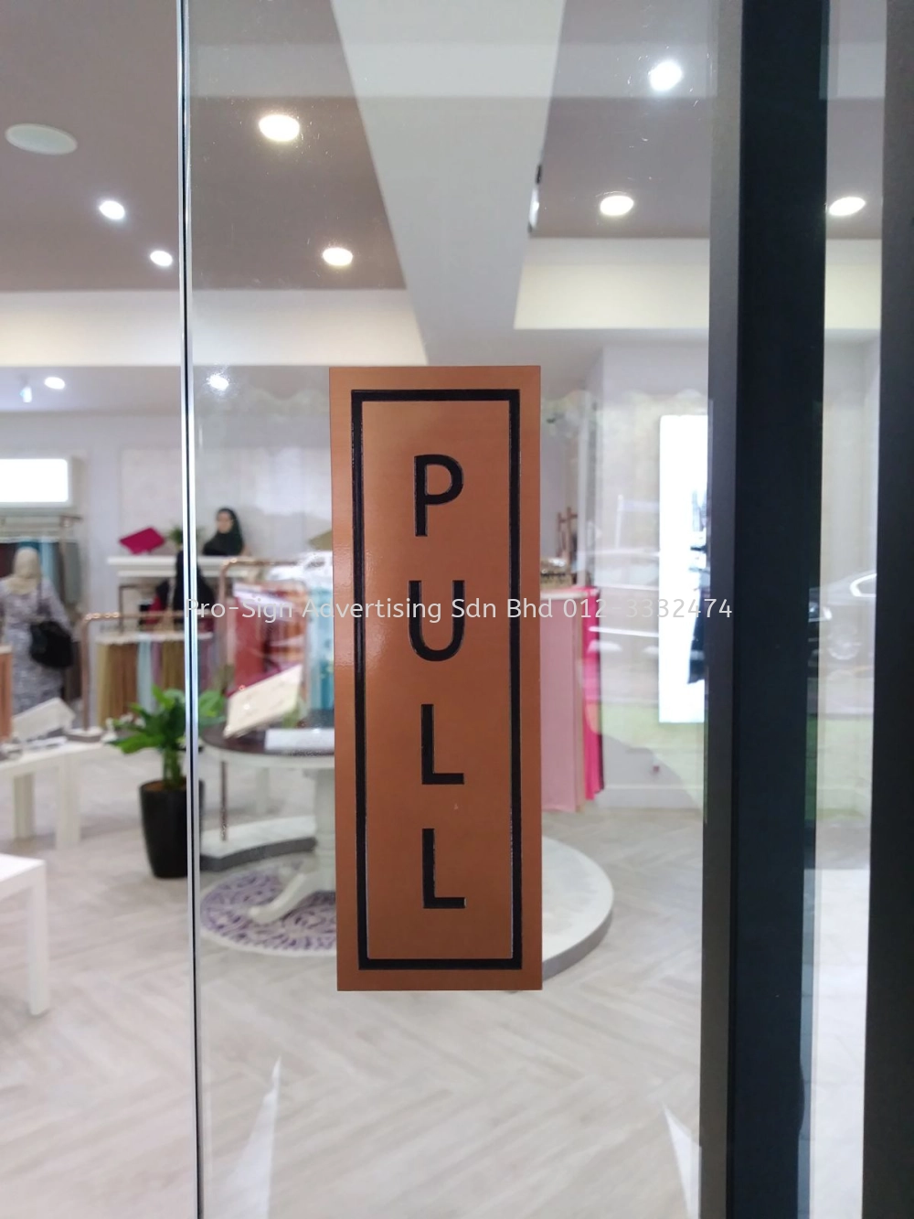 ROSE GOLD ETCHING PUSH PULL SIGN (NEALOFAR, KL, 2018)