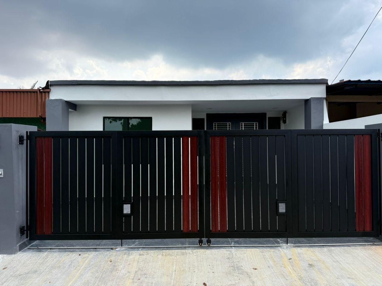 [FOR SALES] Taman Zamrud Single Storey Low Cost House 3bed Ulu Tiram Johor
