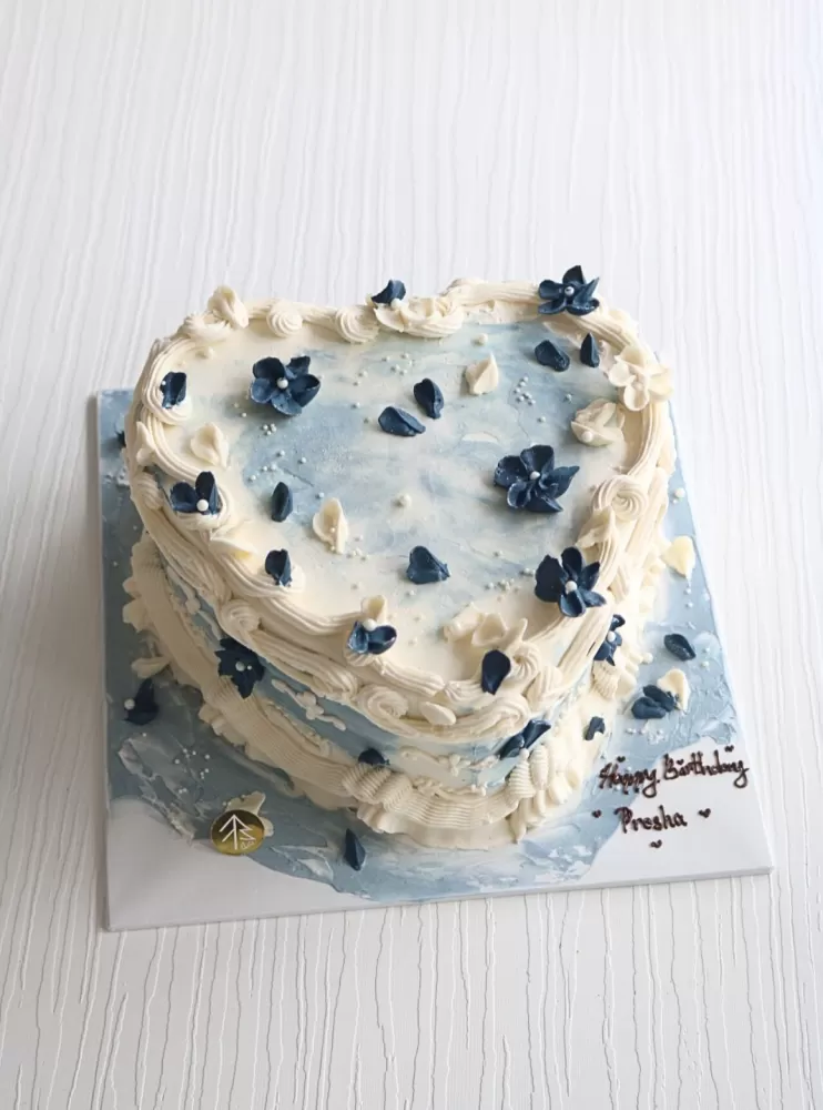 Blue Flower Heart Vintage Buttercream Cake
