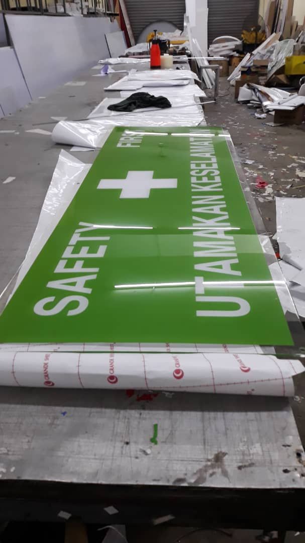 Factory safety signage | Acrylic Sign | Green Utama keselamatan