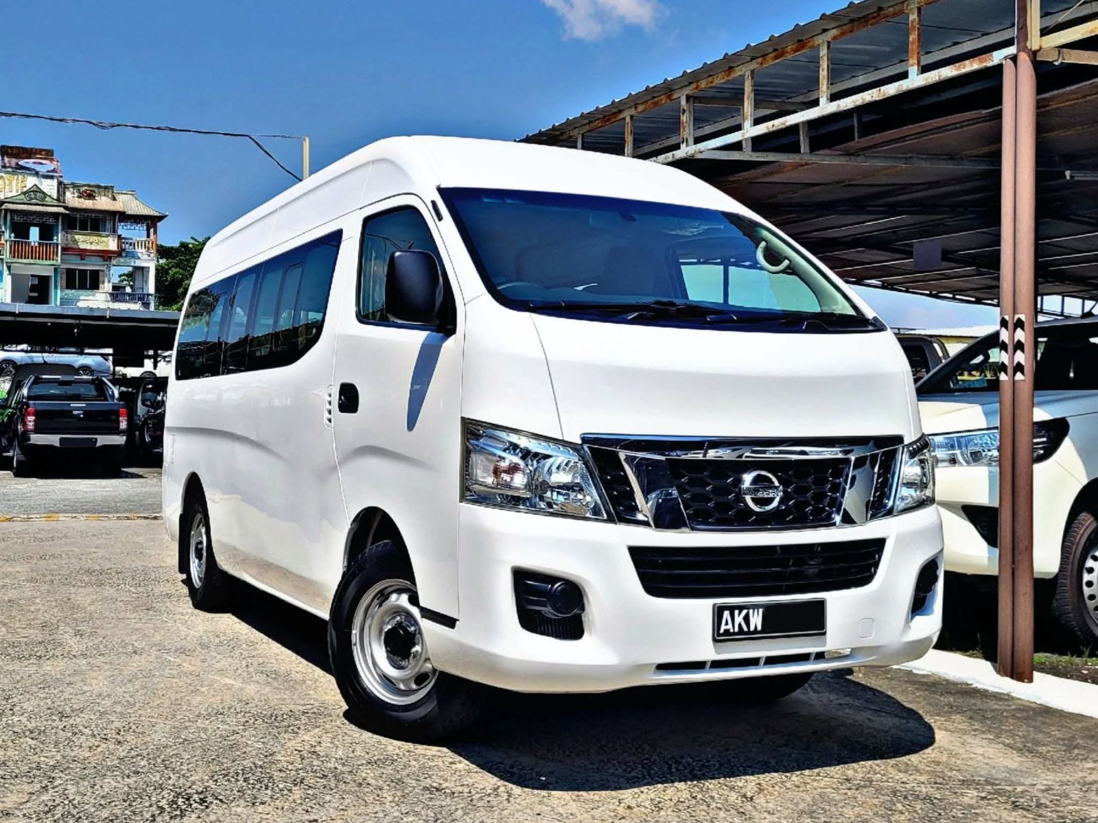 2017 NISSAN URVAN NV350 S/LONG  H/ROOF 1 OWN  LOW MILEAGE