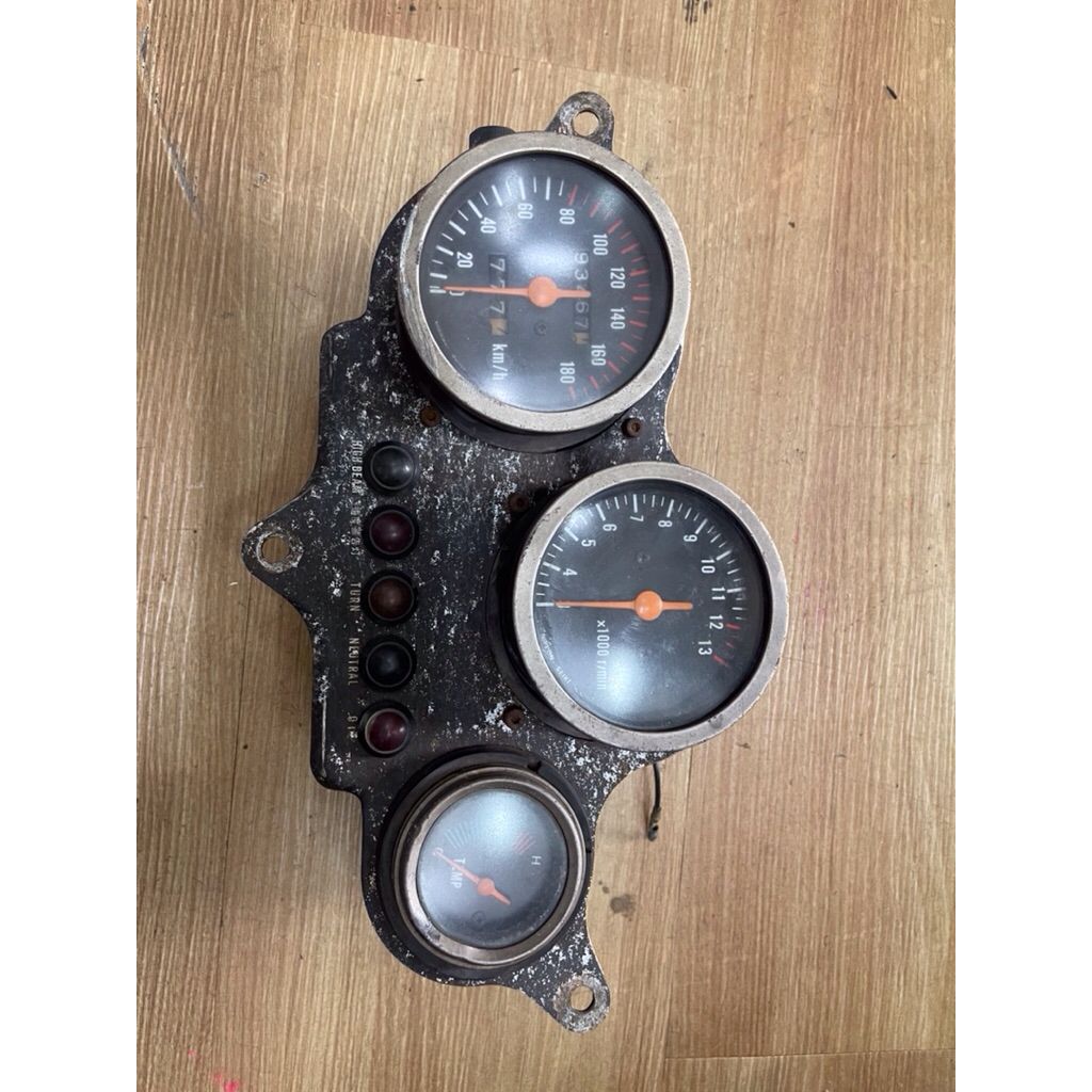 SUZUKI GSX-R400 GK71B SPEEDOMETER