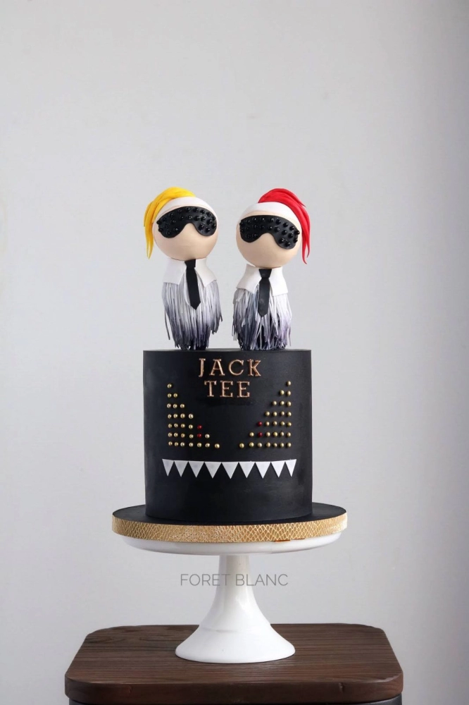 Karlito Fendi Cake