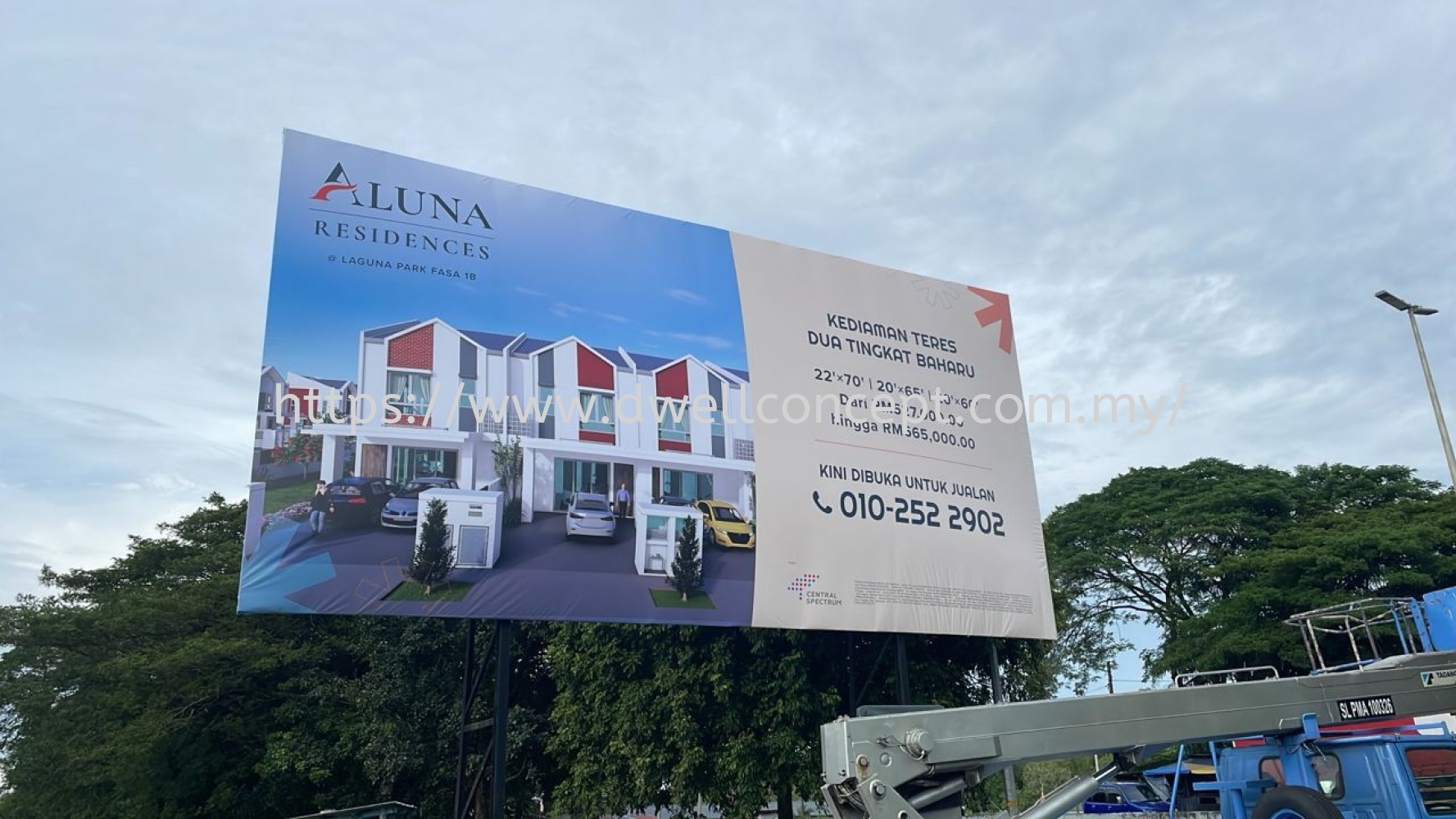 OUTDOOR ALUMINIUM BILLBOARD INSTALLATION SERVICE AT PULAU INDAH