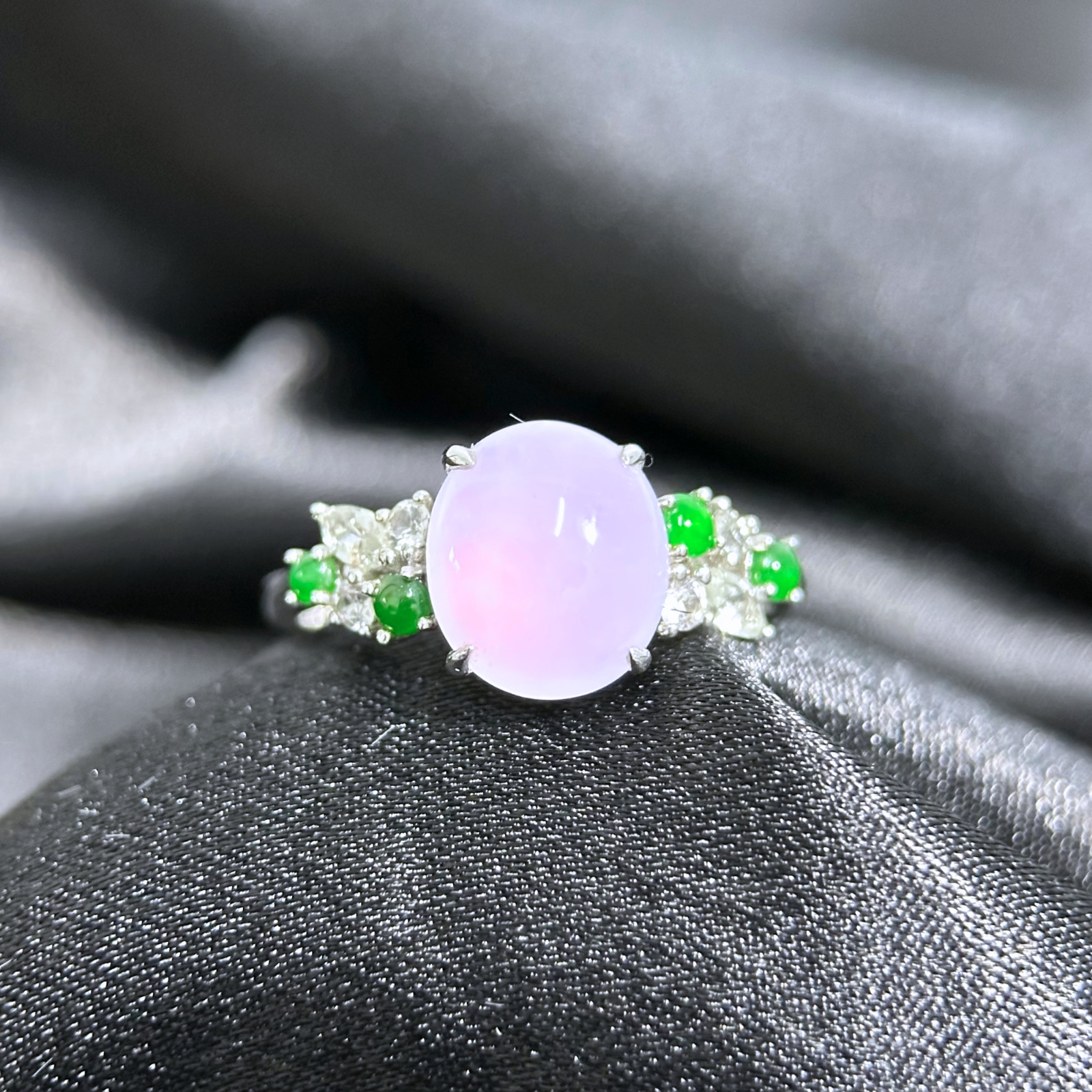 18K White Gold Purple Jadeite Ring