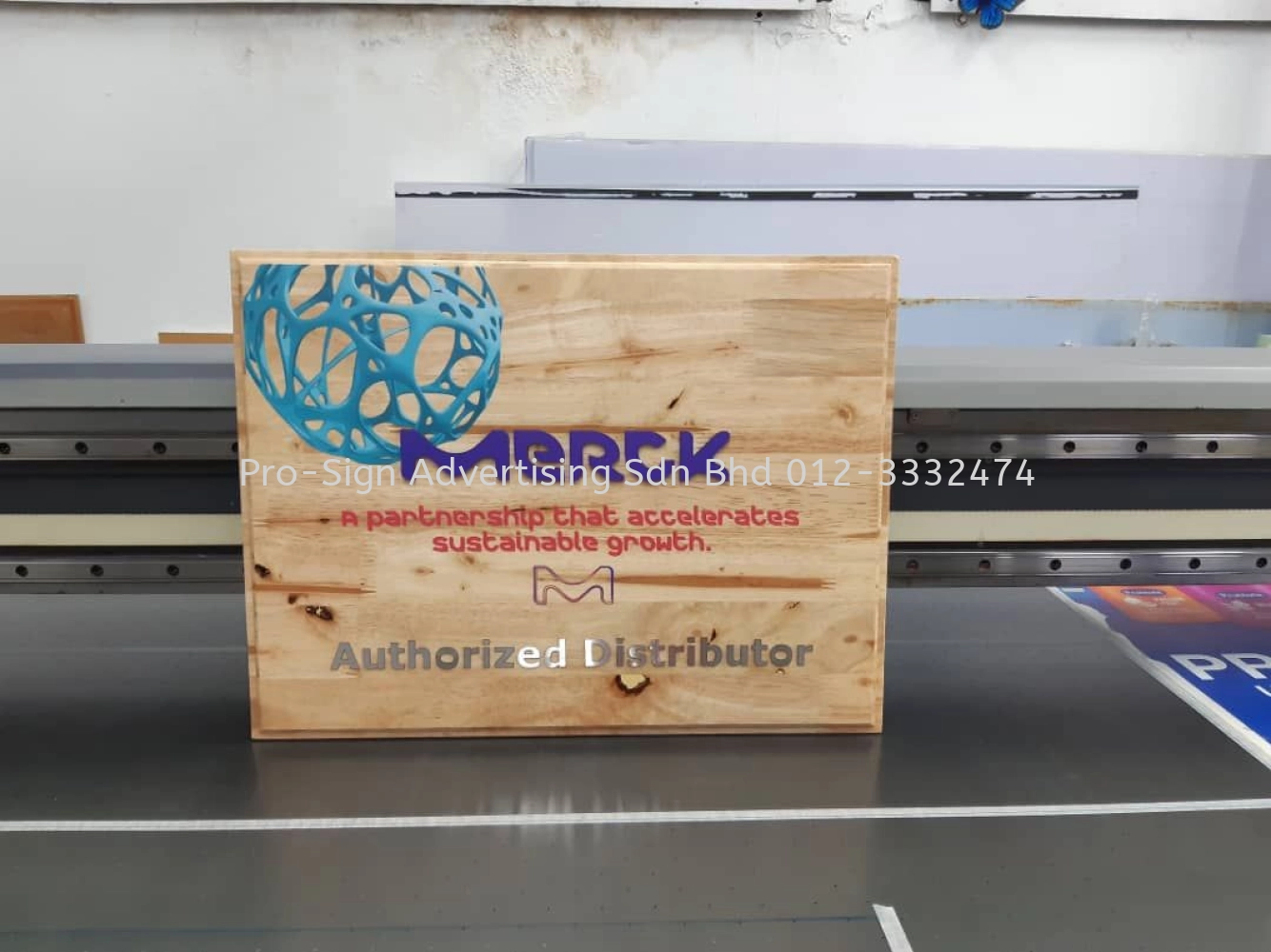 PAPAN IKLAN KAYU