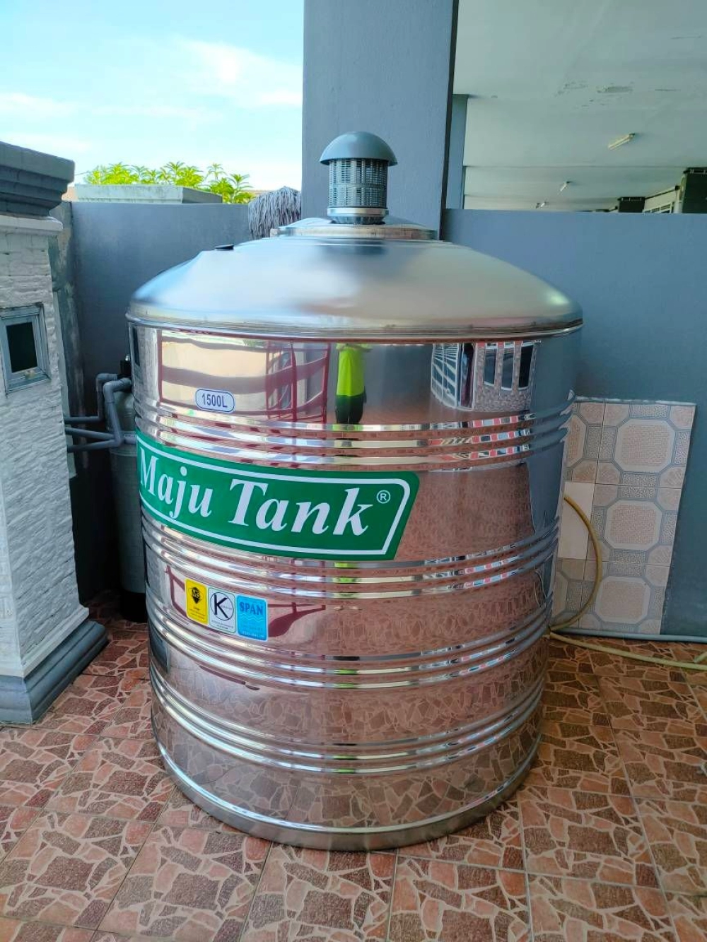 Maju Tank Stainless Steel (304-BA) MS Series Water Tank Vertical Flat Bottom Without Stand (FREE Brass Float Valve)