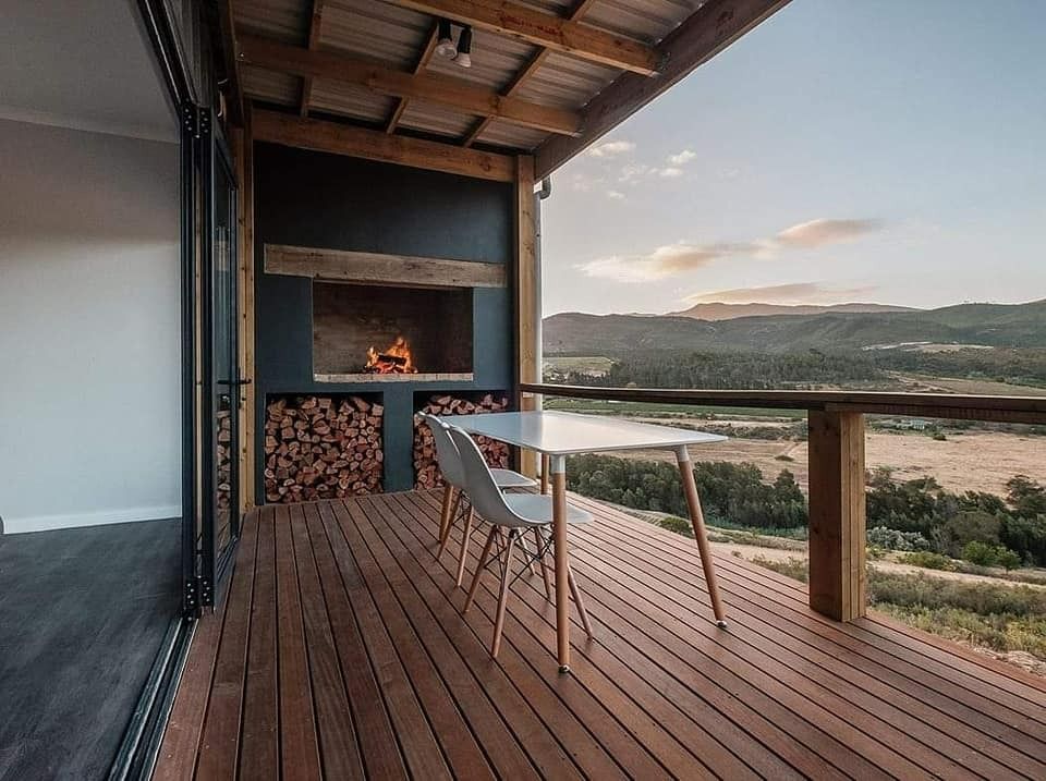 OUTDOOR DECKING BALCONY